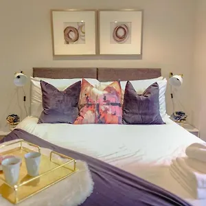 Apartment Catharine House