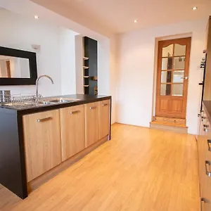  Guest house Burnaby's Home, By Host, Free On Street Parking United Kingdom