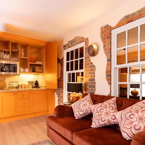  Inn At Number 16 - The Jolly Coopers United Kingdom